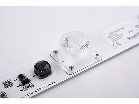 Tira LED rígida con iluminación lateral DGW450E / DGW451E / DGW452E 